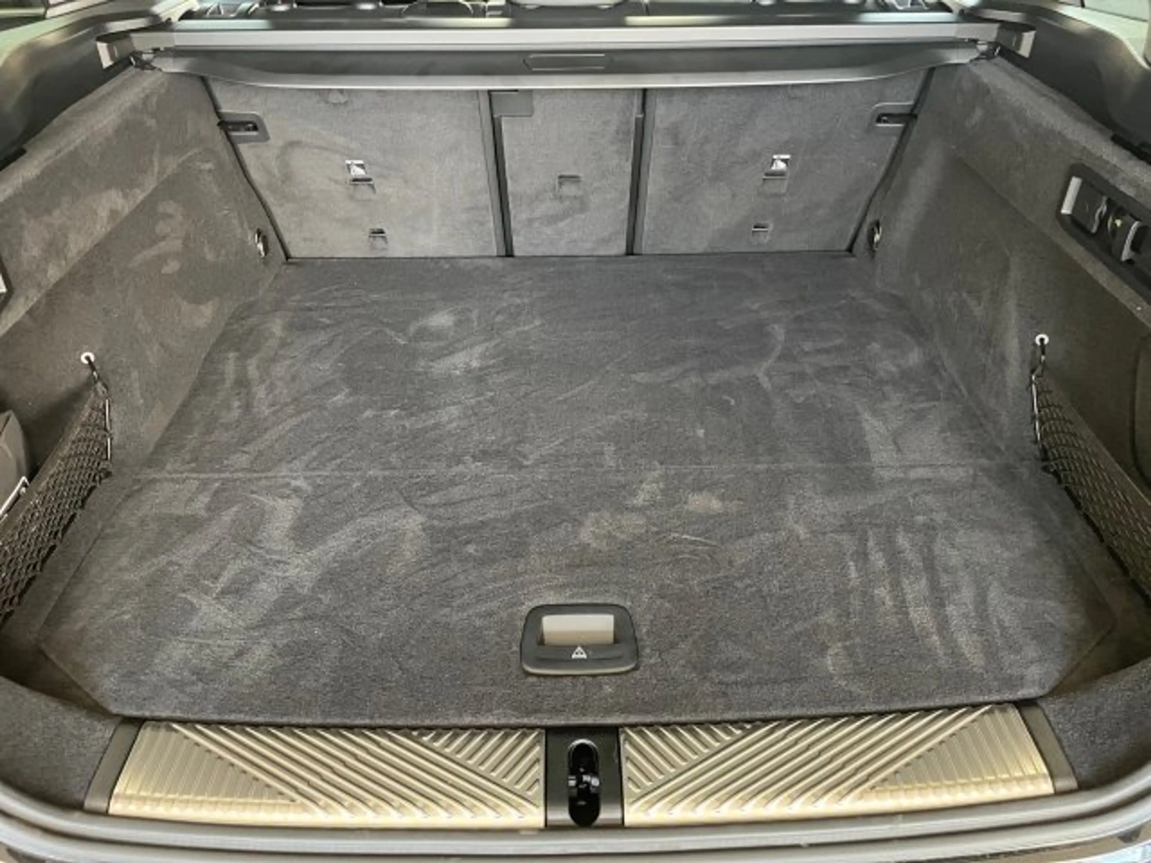 Ford E-Transit 520d xDrive Limousine G60 B47 — photo 13