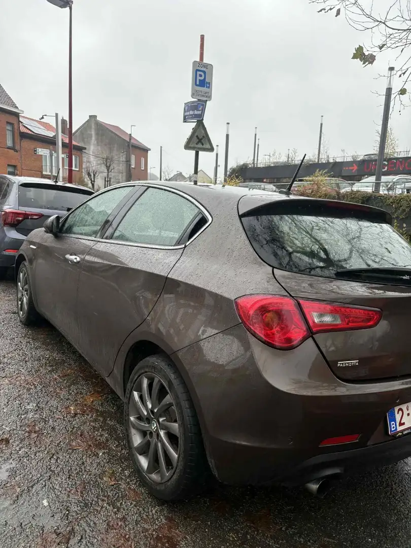 Alfa Romeo Giulietta 1.6 JTDm 105 ch S&S Distinctive - 2