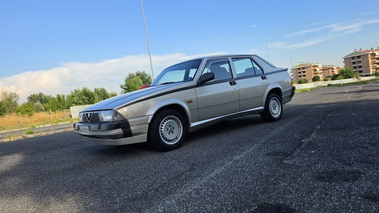 Alfa Romeo 75 1.8t America, foto 6