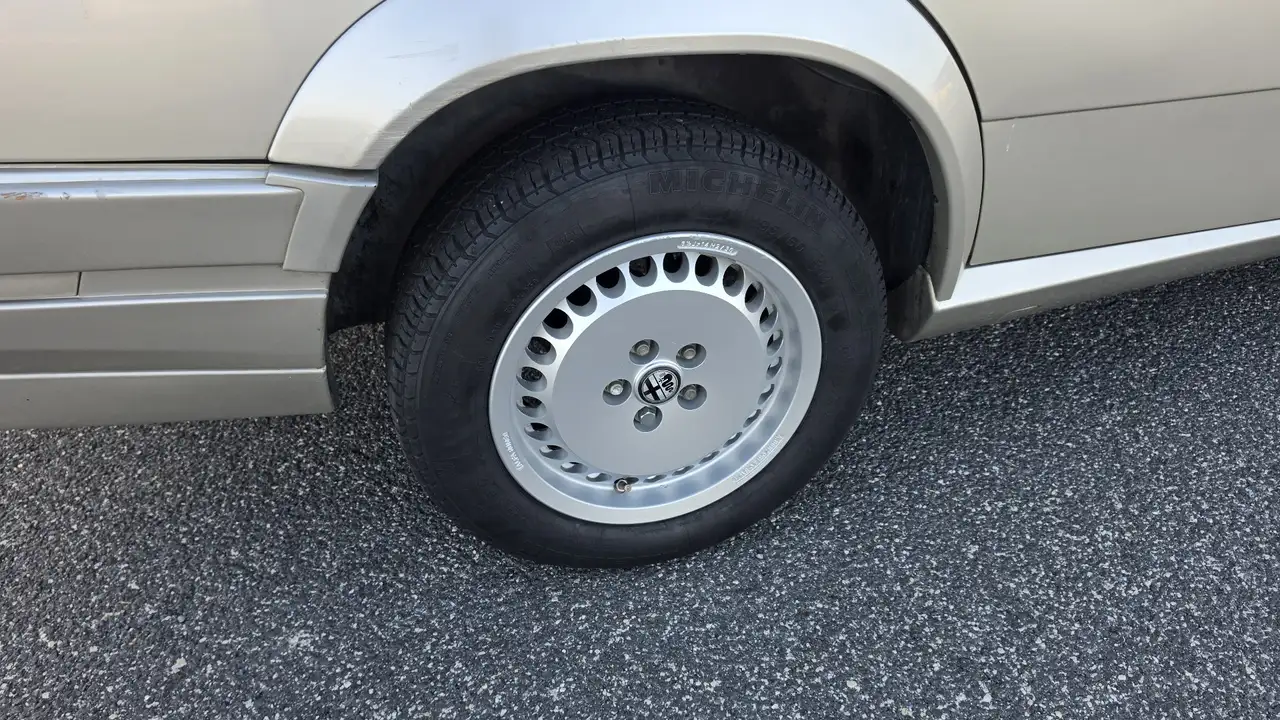 Alfa Romeo 75 1.8t America, foto 11