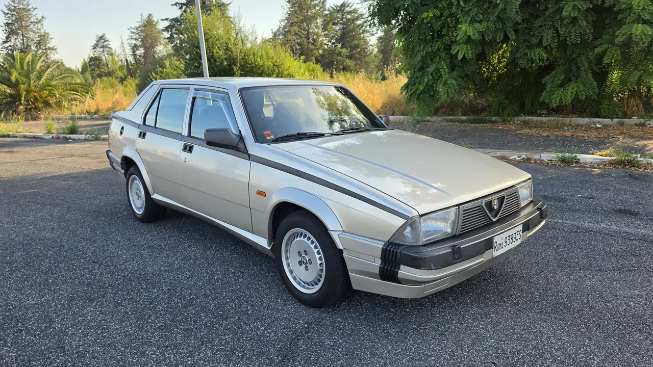Alfa Romeo 75 1.8t America, foto 4