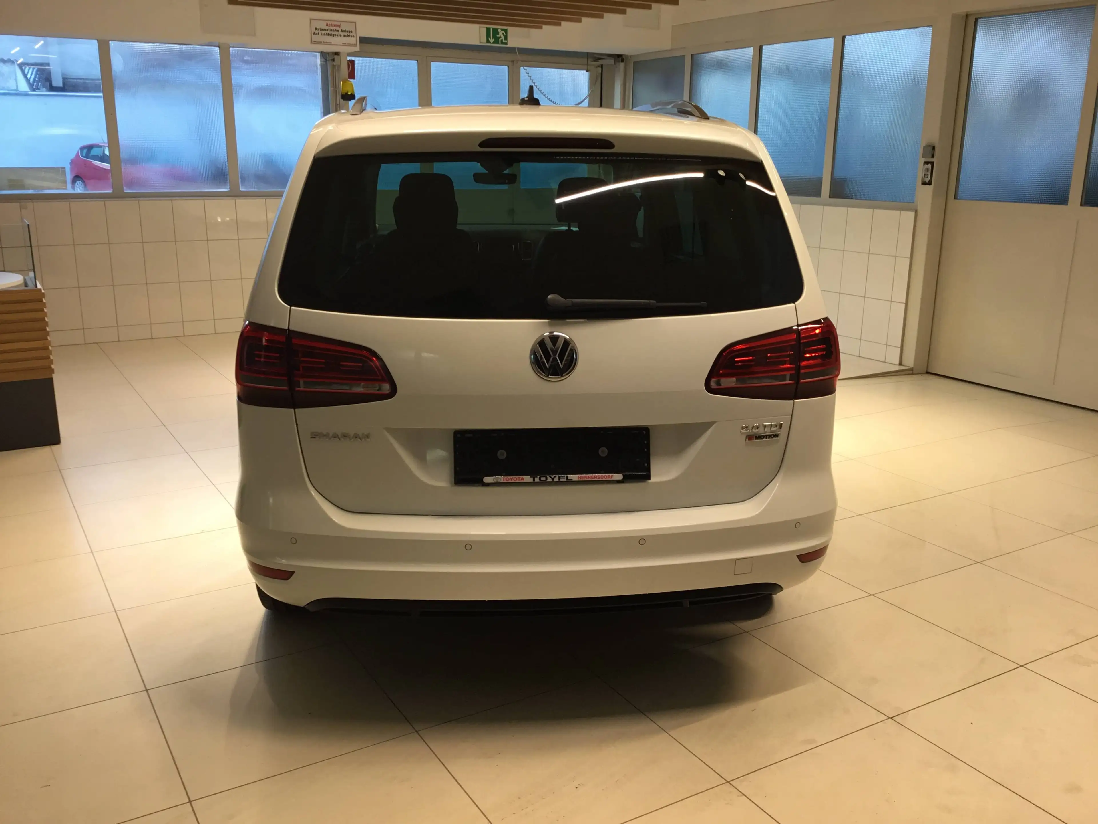 Volkswagen Sharan Highline 2,0 TDI DSG Motion 4 — photo 6