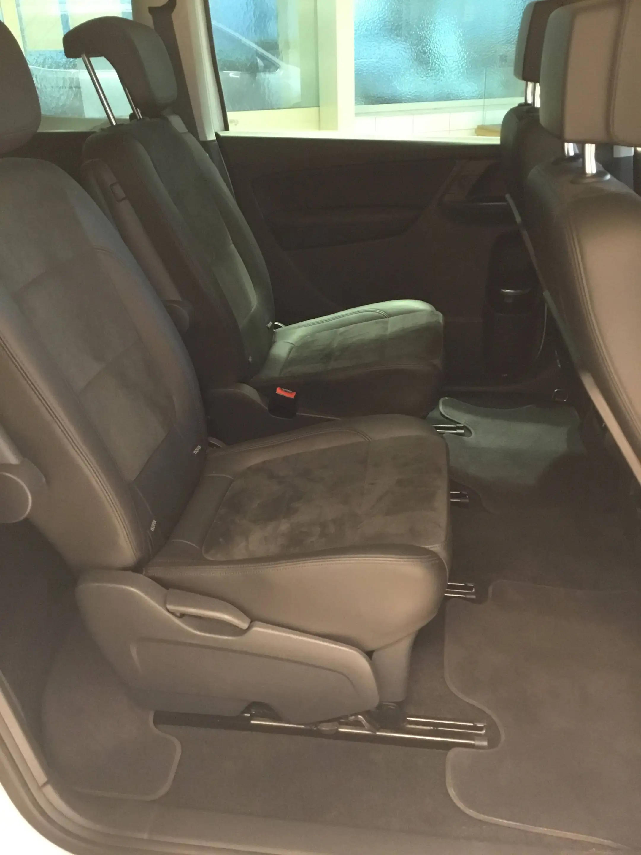 Volkswagen Sharan Highline 2,0 TDI DSG Motion 4 — photo 11