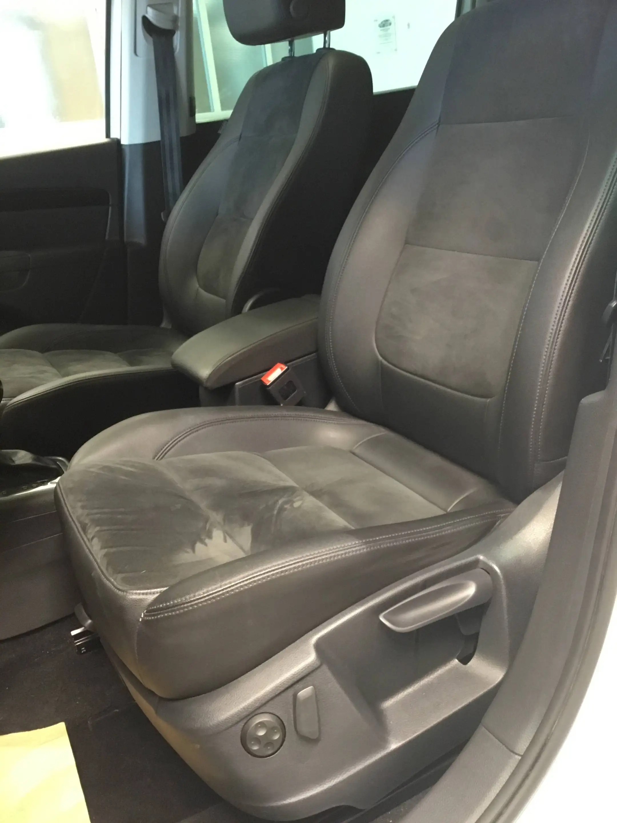 Volkswagen Sharan Highline 2,0 TDI DSG Motion 4 — photo 13