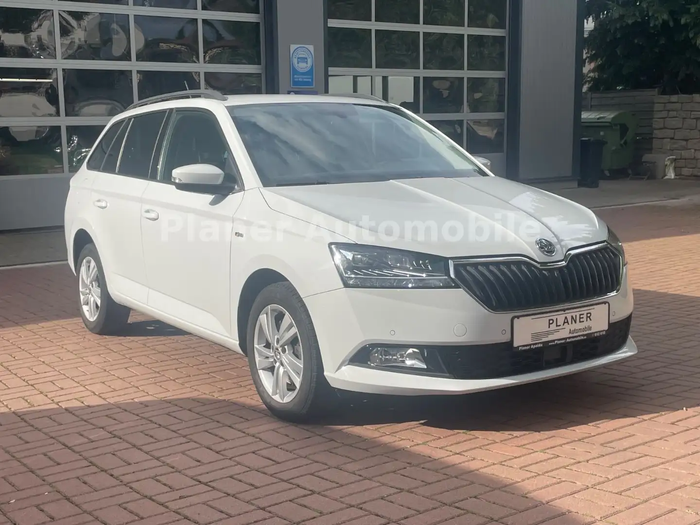 Skoda Fabia Combi Soleil NAVI APP LED HU/AU Service Weiß - 1