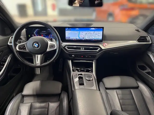 BMW 3 Series view 9