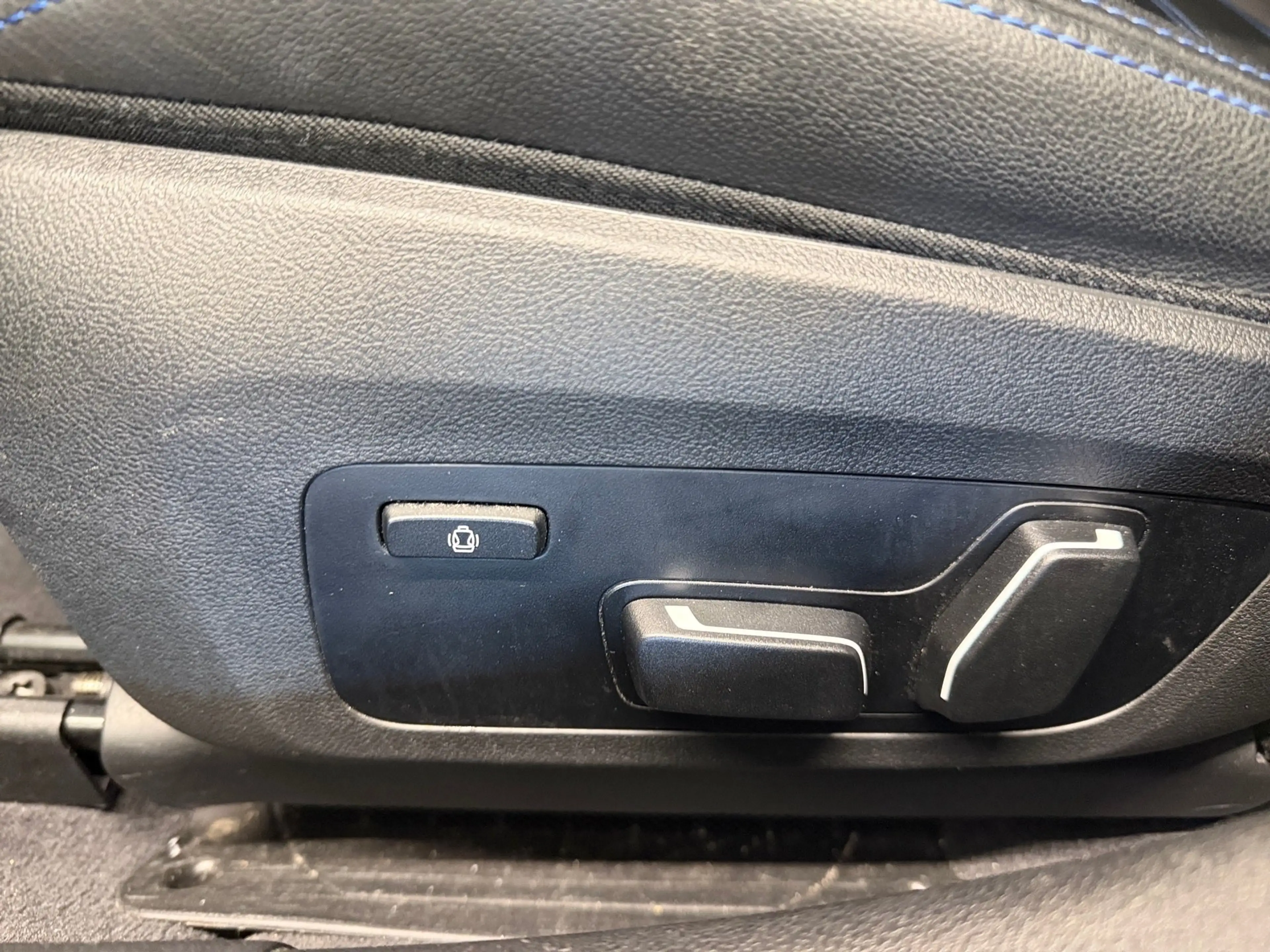 BMW 330 d xDrive — photo 6