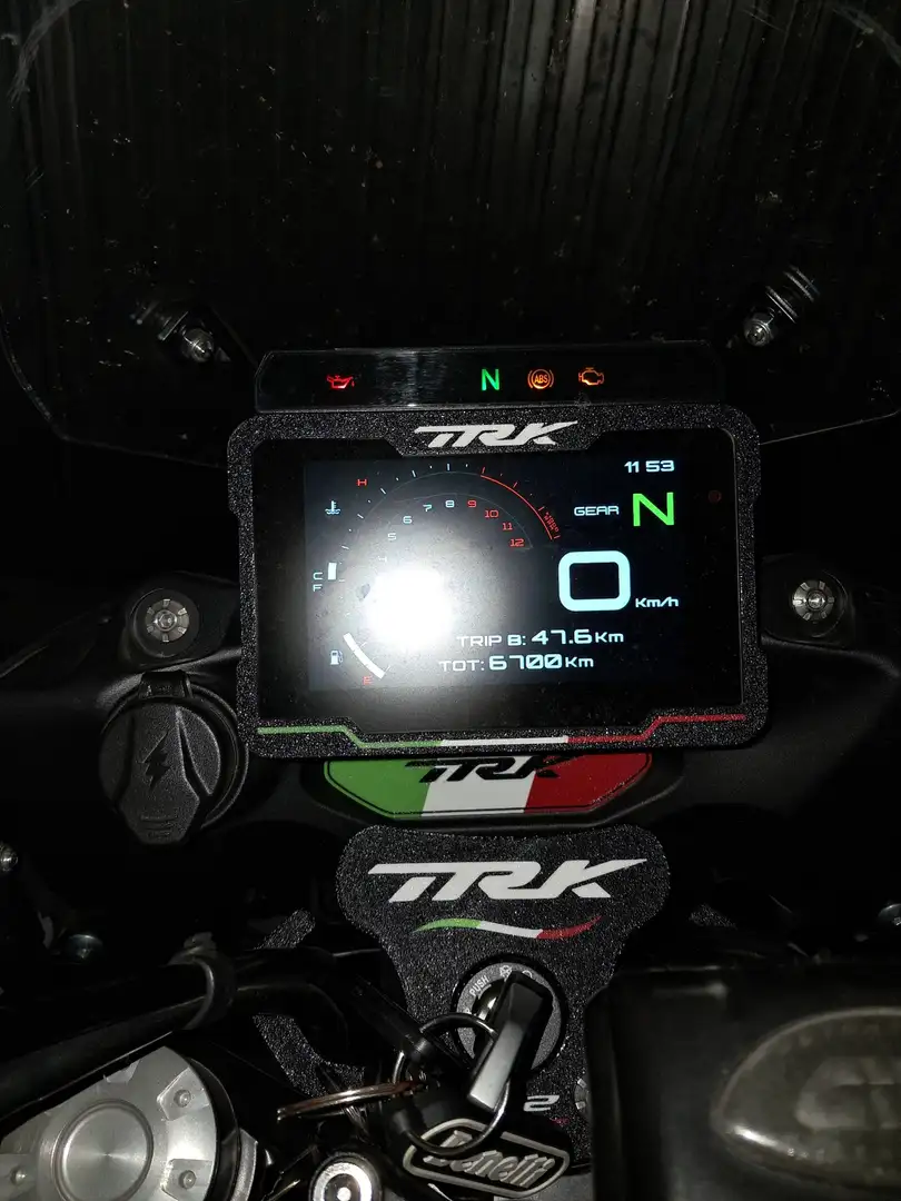 Benelli TRK 702 accessoriata tris borse carica tel porta tel ecc.. Nero - 1
