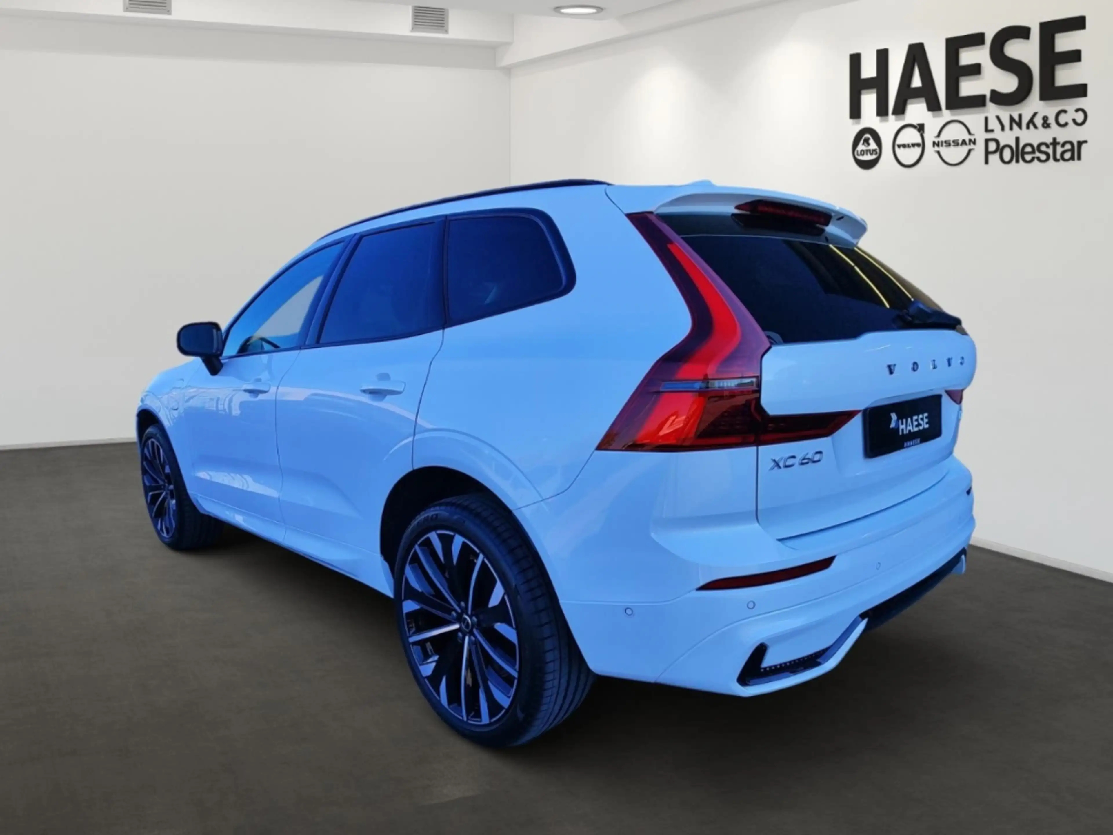 Volvo XC60 T6 Plus Dark Plug-In Hybrid AWD HUD AD StandHZG AH — photo 7