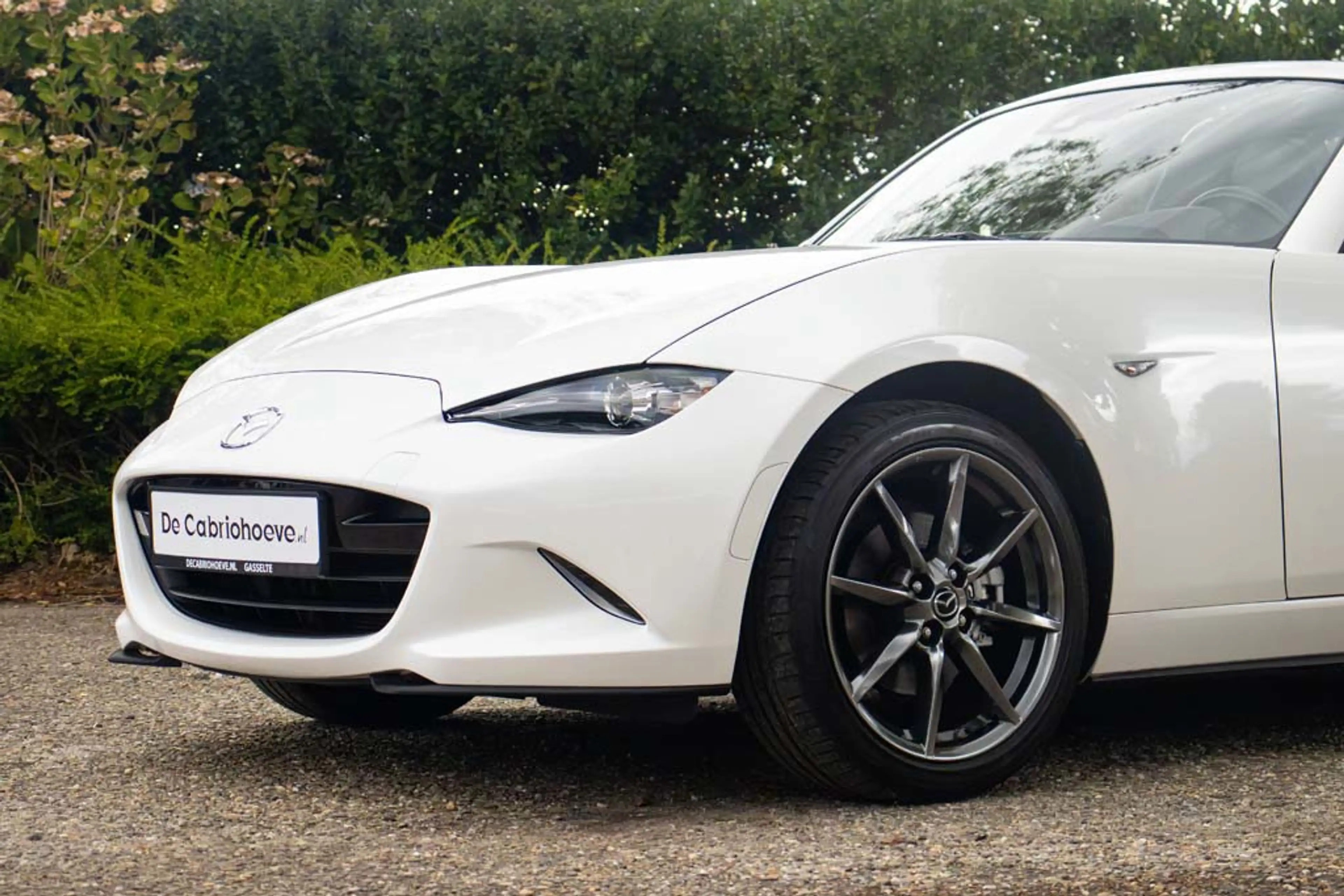 Mazda MX-5 RF NDRF 2.0l SkyActiv-G 184 GT-M Snowflake White P — photo 9