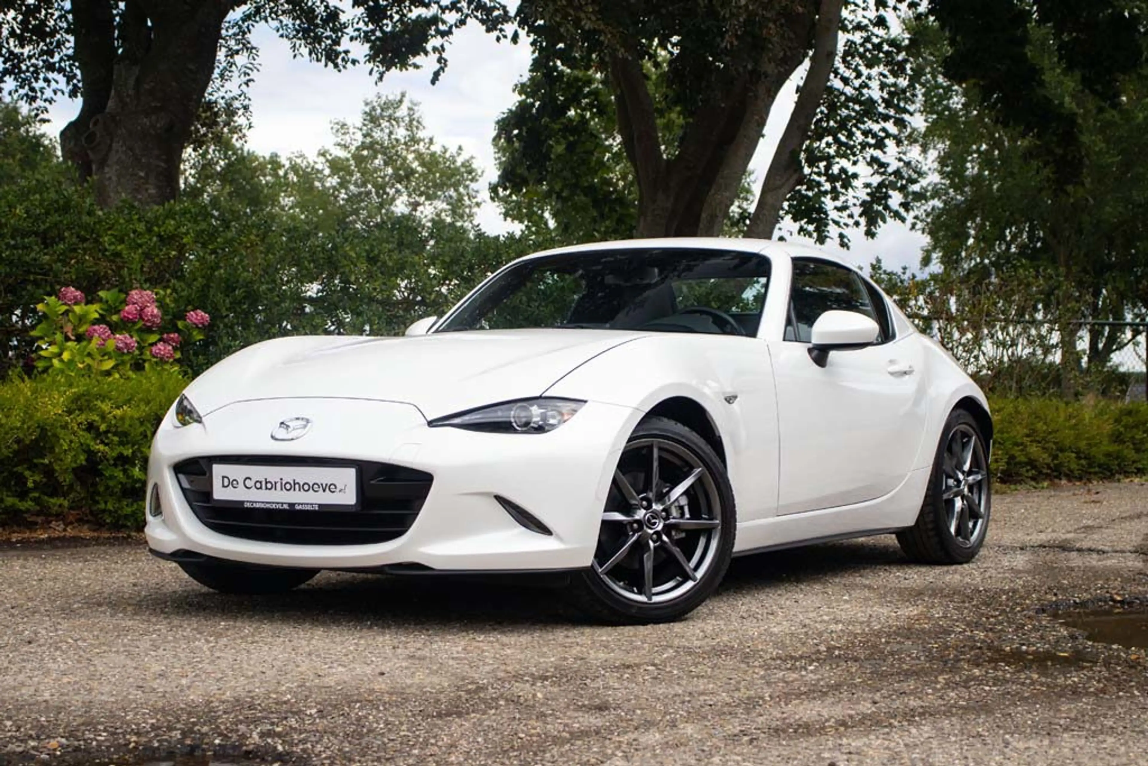 Mazda MX-5 RF NDRF 2.0l SkyActiv-G 184 GT-M Snowflake White P — photo 12