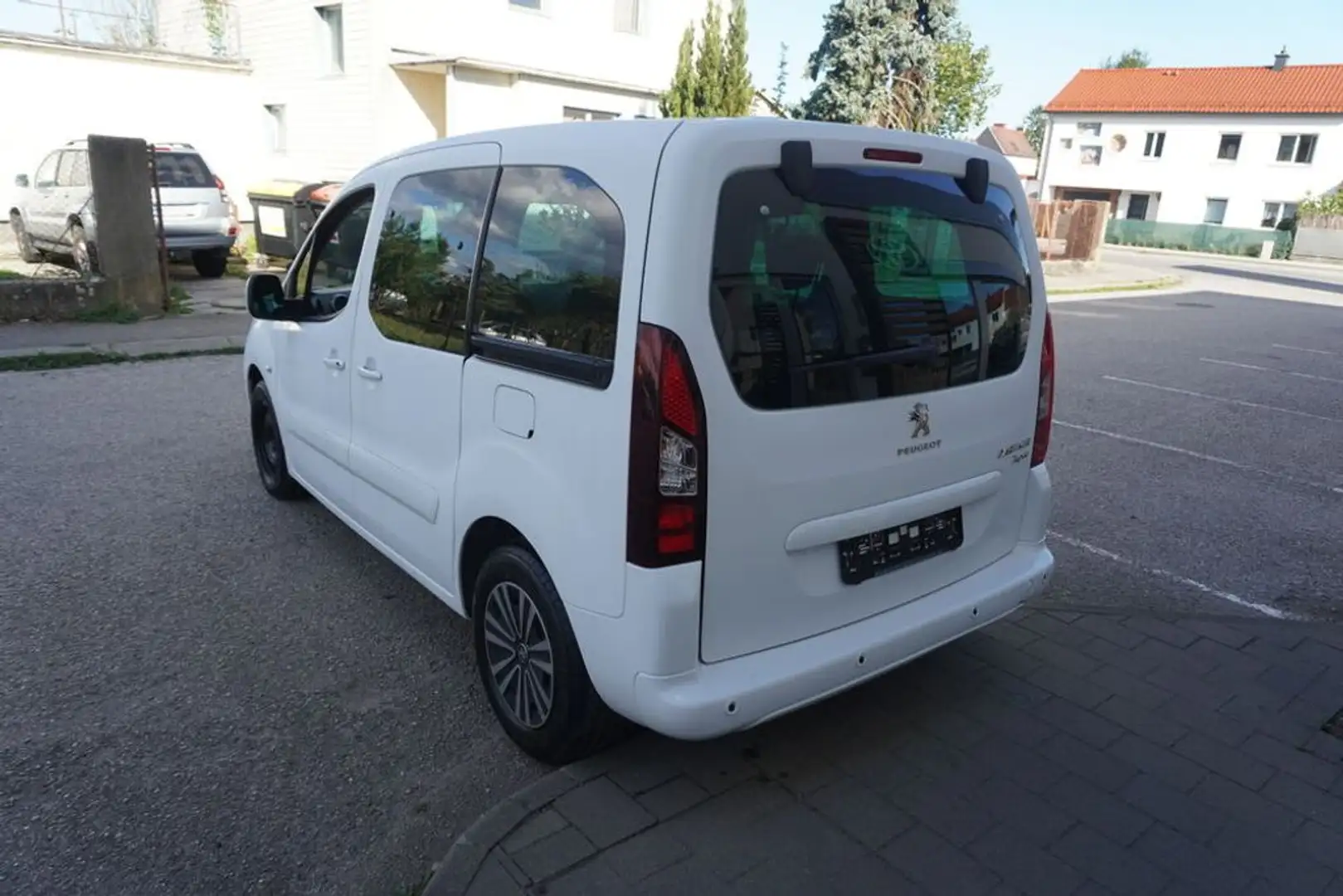 Peugeot Partner 1,6 HDI Active Weiß - 2