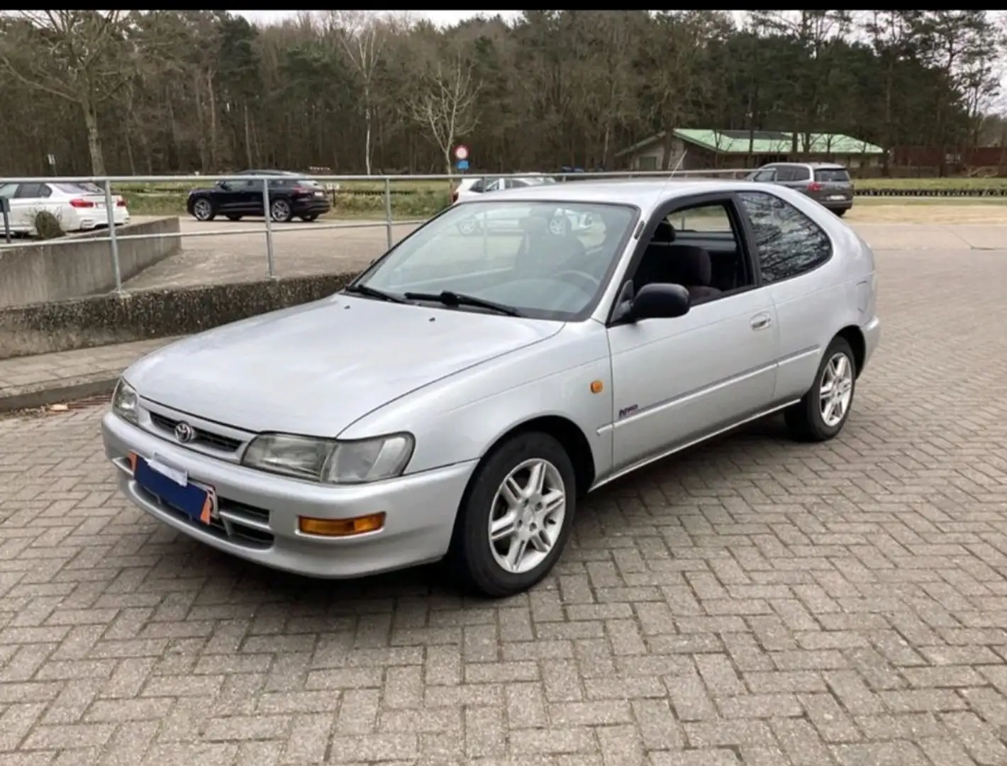 Toyota Corolla 1.3i 16v Xi Indigo Argent - 1
