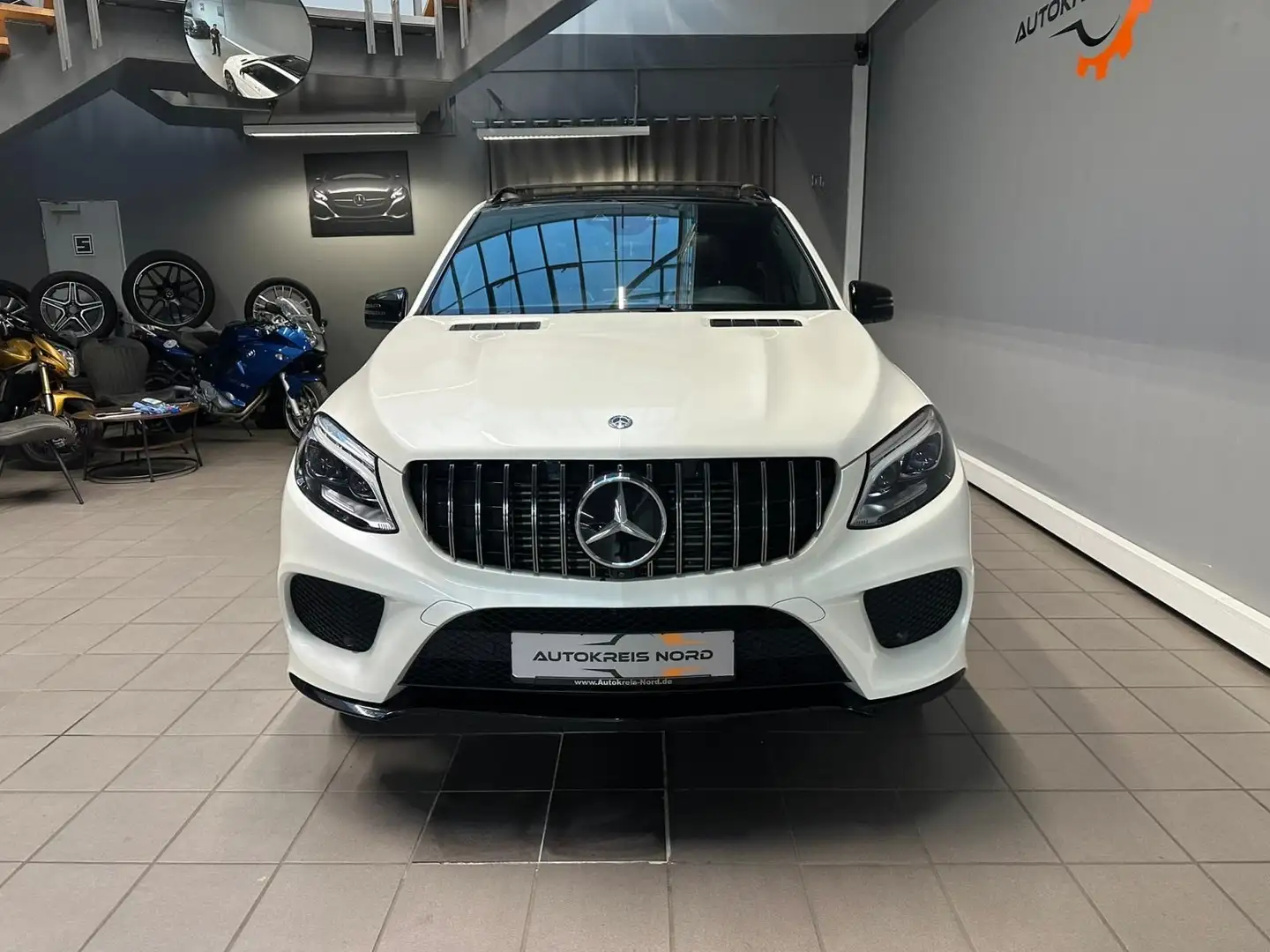 Mercedes-Benz GLE 350 d 4Matic AMG +HU NEU+PANO+360 KAM.+SOFT+ Weiß - 2