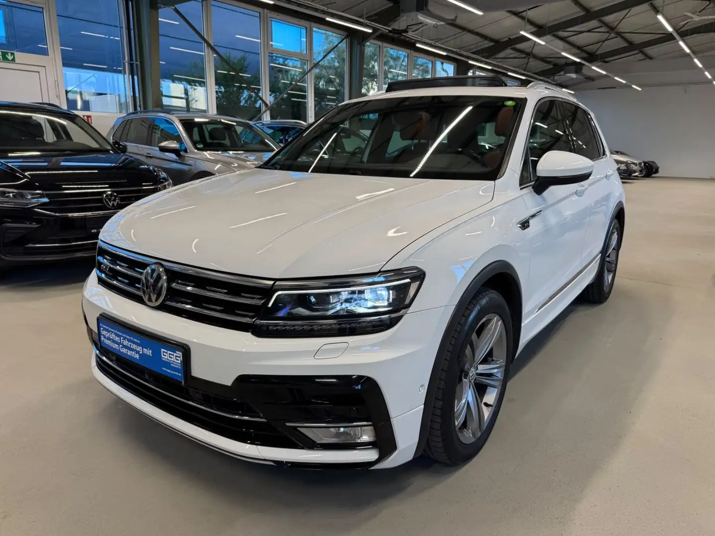 Volkswagen Tiguan Highline R-Line 4Motion Pano Leder Memory Weiß - 1