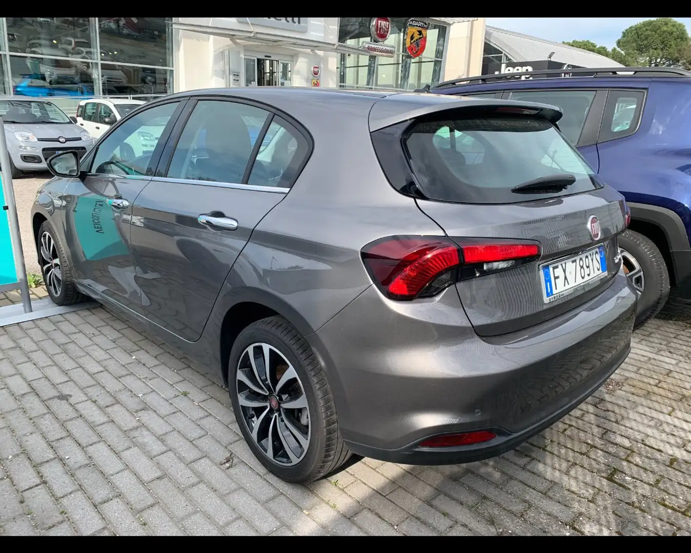 Fiat Tipo 1.6 Mjt S&S 5 porte Lounge Gris - 2