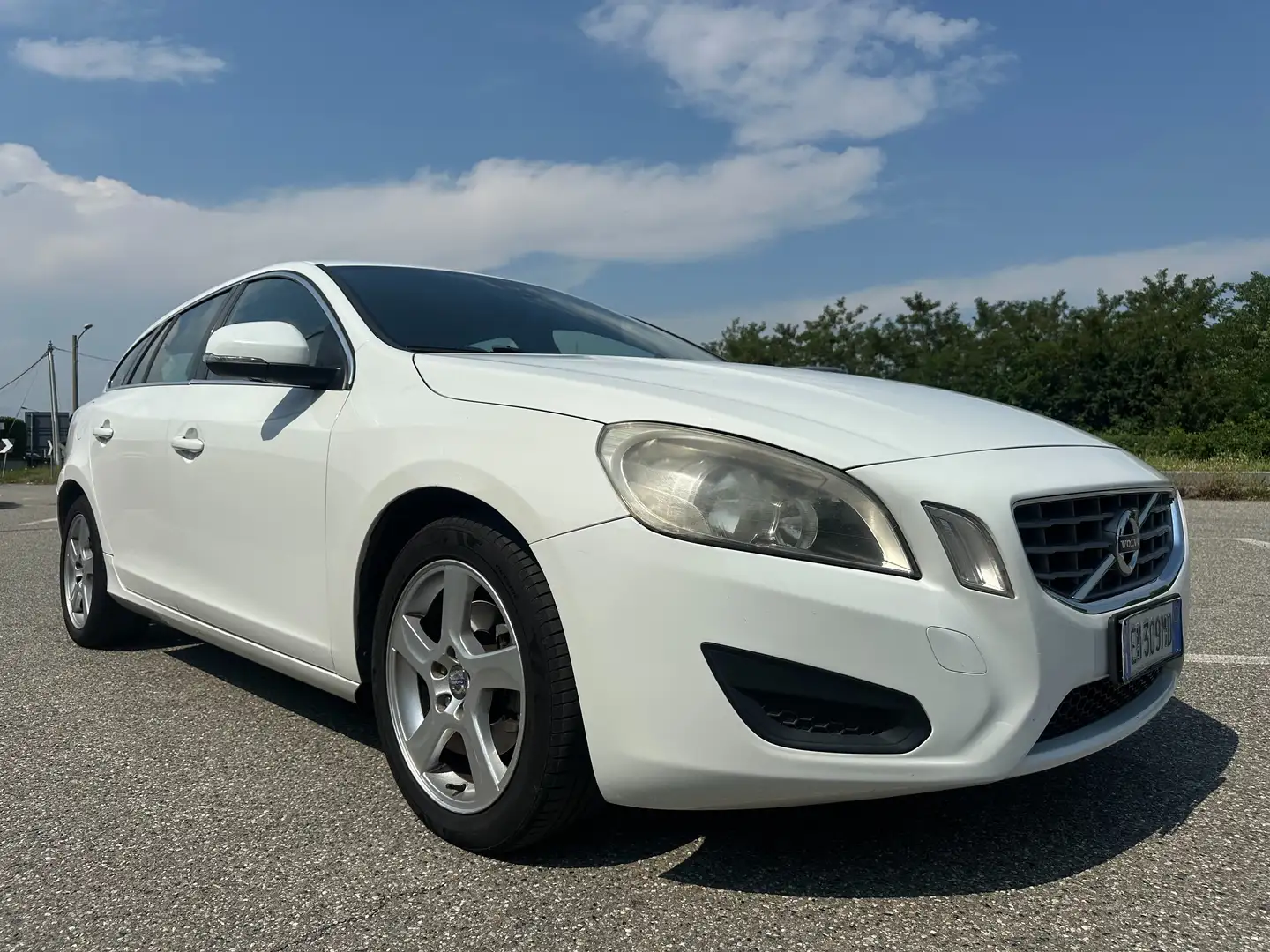 Volvo V60 V60 2.0 d4 ved (d3) Momentum Blanc - 2