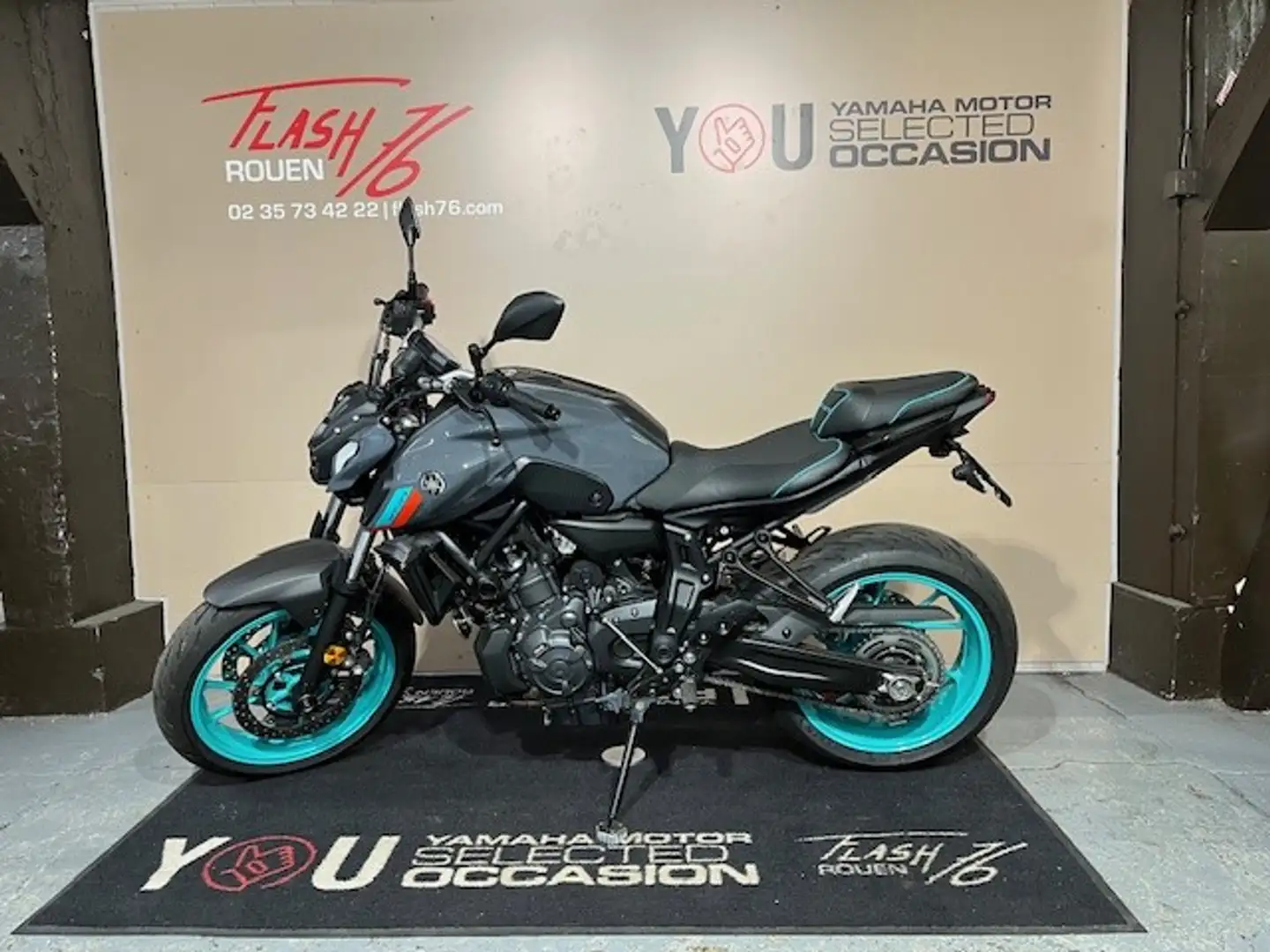 Yamaha MT-07 Gris - 2