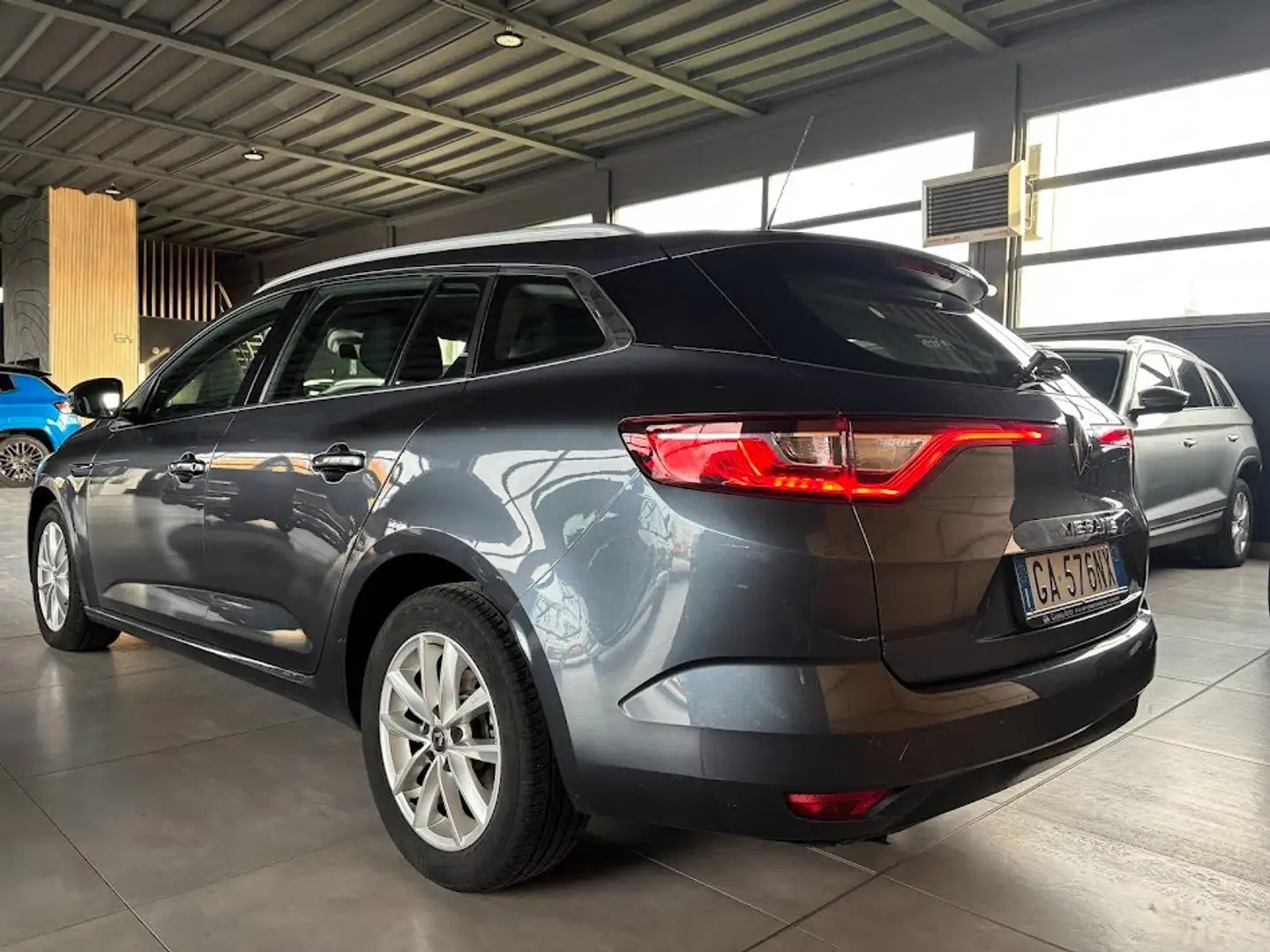 Renault Megane Sporter 1.5 dci 95cv NEOPATENTATI Gris - 2