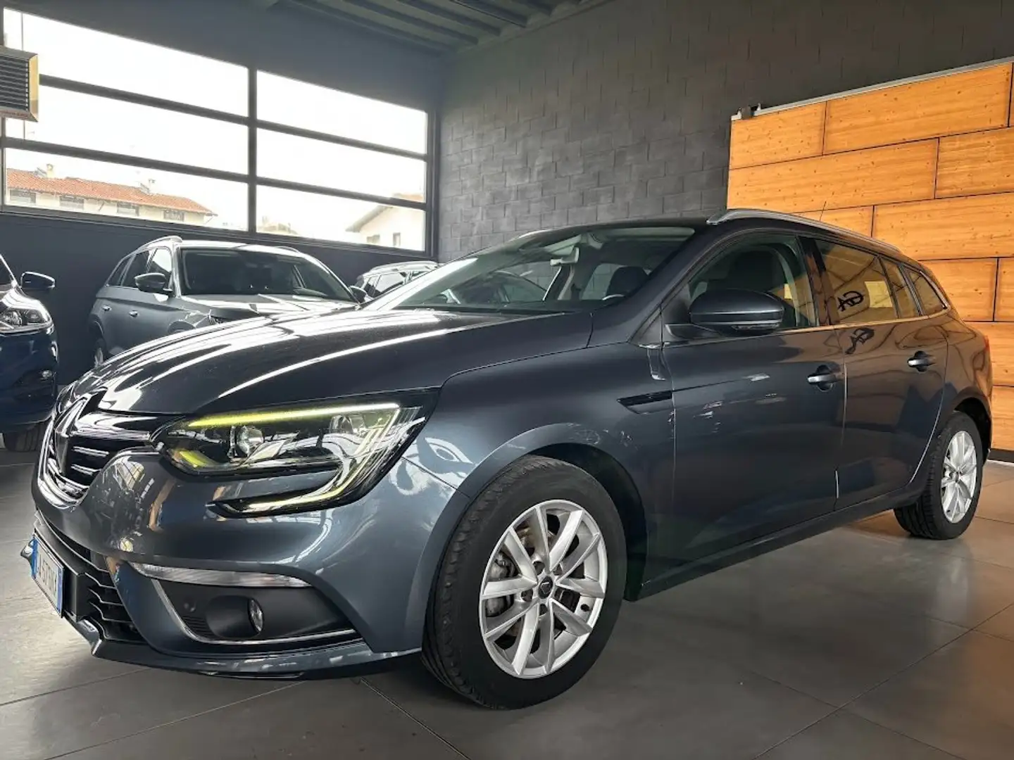 Renault Megane Sporter 1.5 dci 95cv NEOPATENTATI Gris - 1