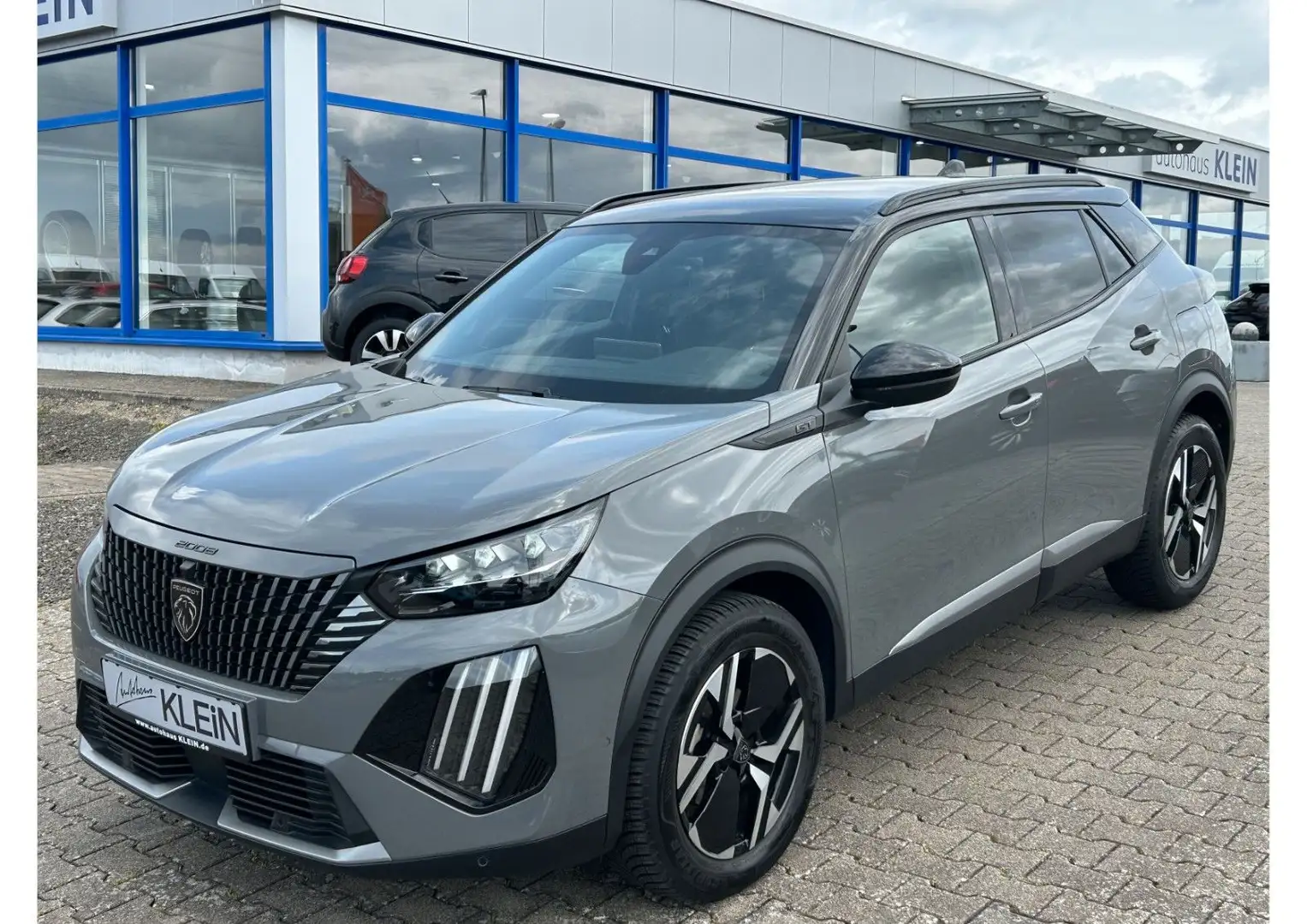 Peugeot 2008 GT PureTech130 EAT8 *LED*NAVI*360°*CARPLAY* Grau - 2
