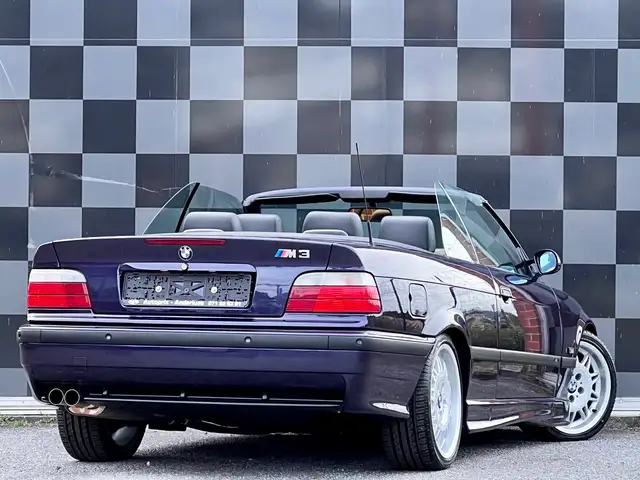 BMW M3 view 4