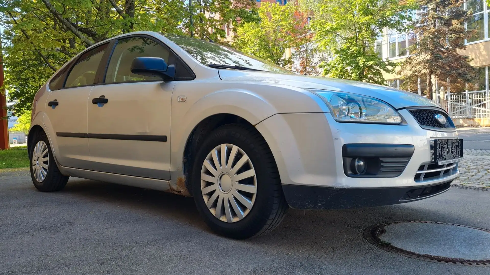 Ford Focus Lim. Trend*Klima*Euro4*8 fach bereift* Gümüş rengi - 1