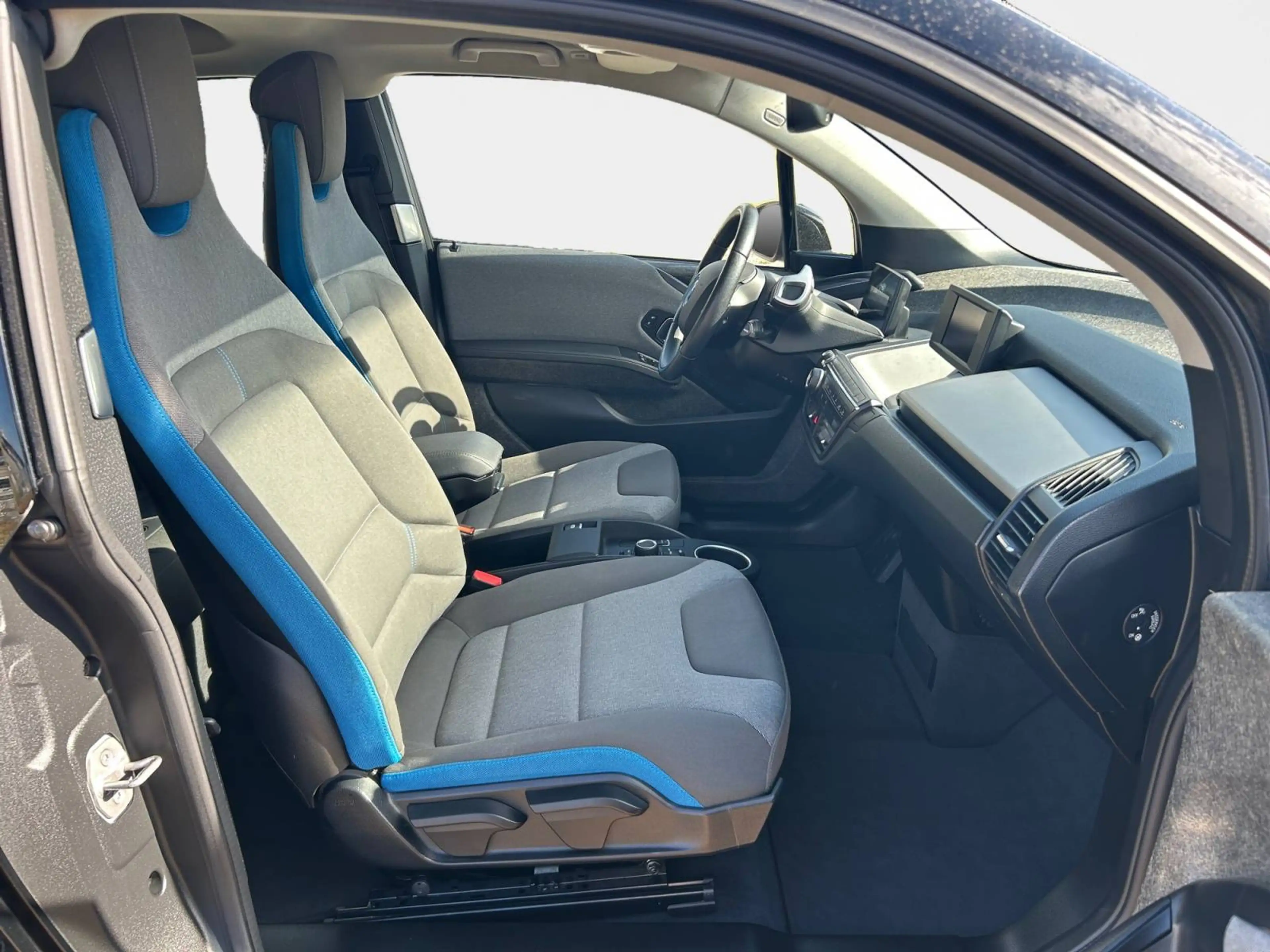 BMW i3 Basis — photo 15