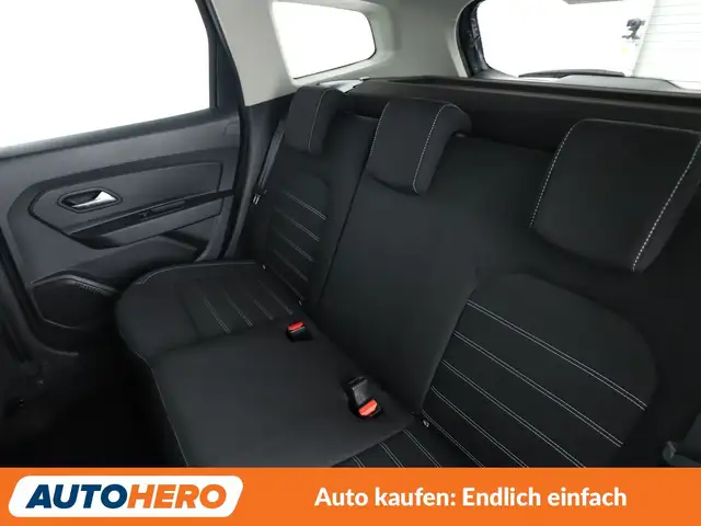 Dacia Duster view 14