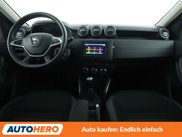 Dacia Duster view 12