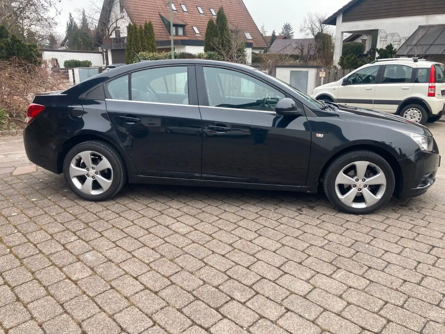 Chevrolet Cruze LT Schwarz - 2