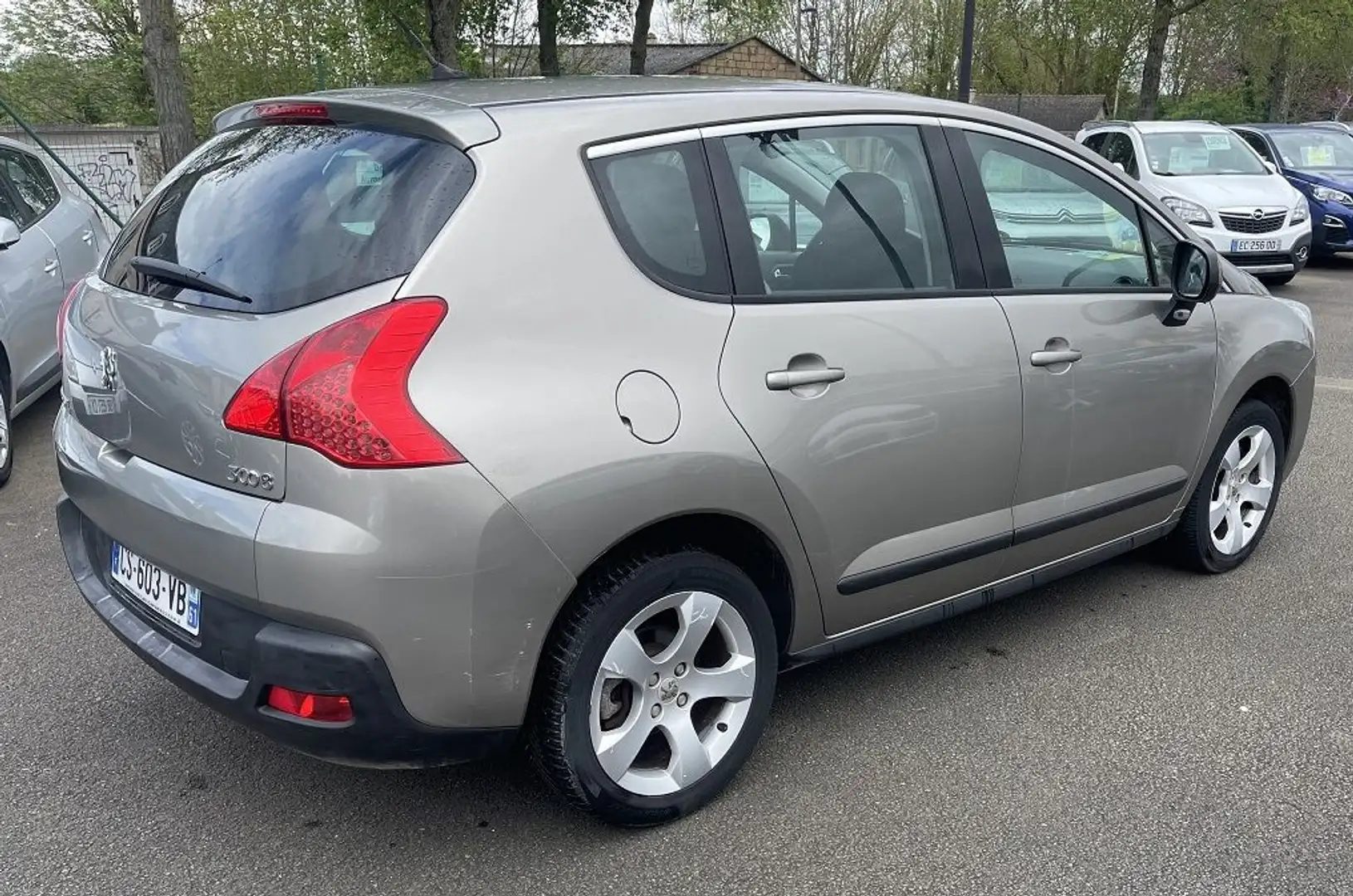 Peugeot 3008 1.6 HDI112 FAP ACTIVE - 2