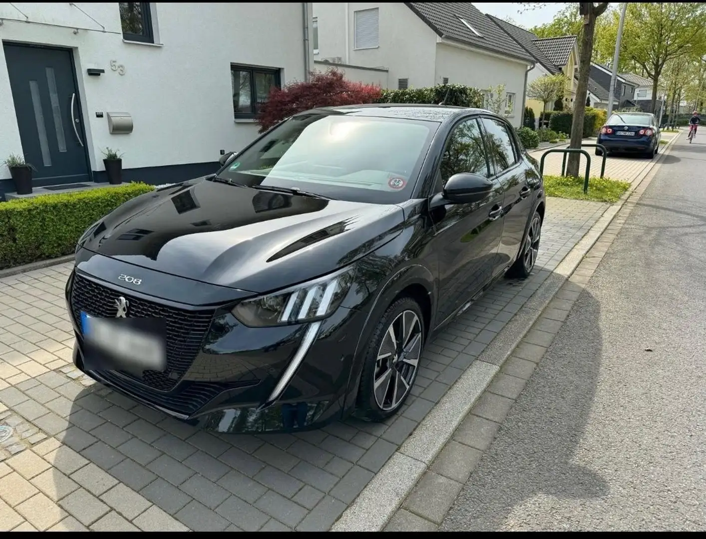 Peugeot e-208 208 Elektromotor 136 GT Pack Schwarz - 2