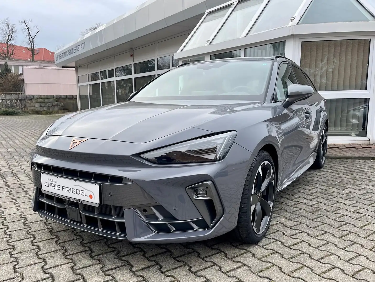 CUPRA Leon Sportstourer ST 1.5 eTSI DSG ACC Kamera el. Heckkl Grau - 1