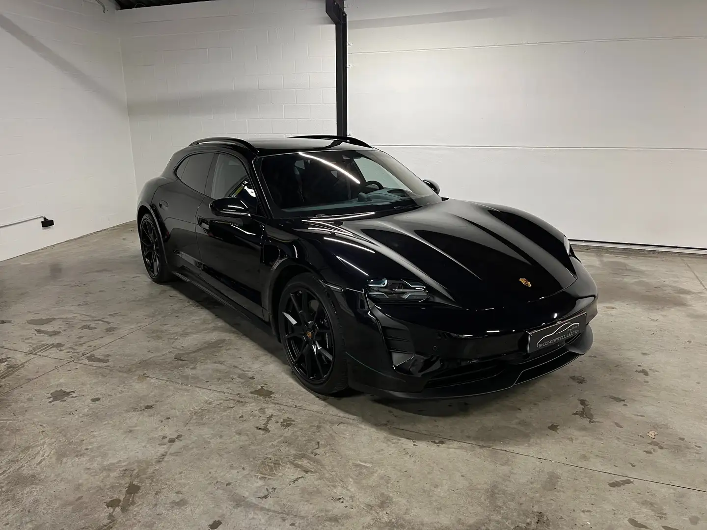 Porsche Taycan GTS Sport Turismo Zwart - 1