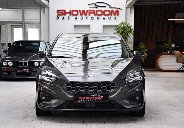 Ford Focus view 5
