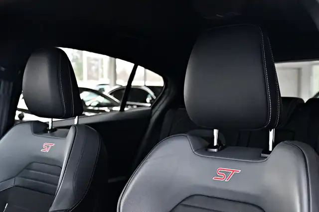 Ford Focus view 11