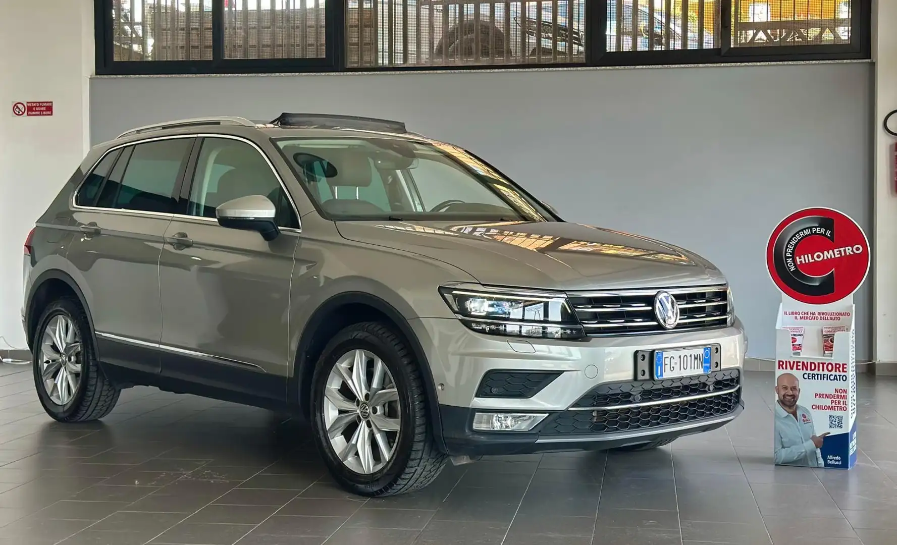 Volkswagen Tiguan Tiguan 2.0 tdi Executive 4motion 190cv dsg Gris - 1
