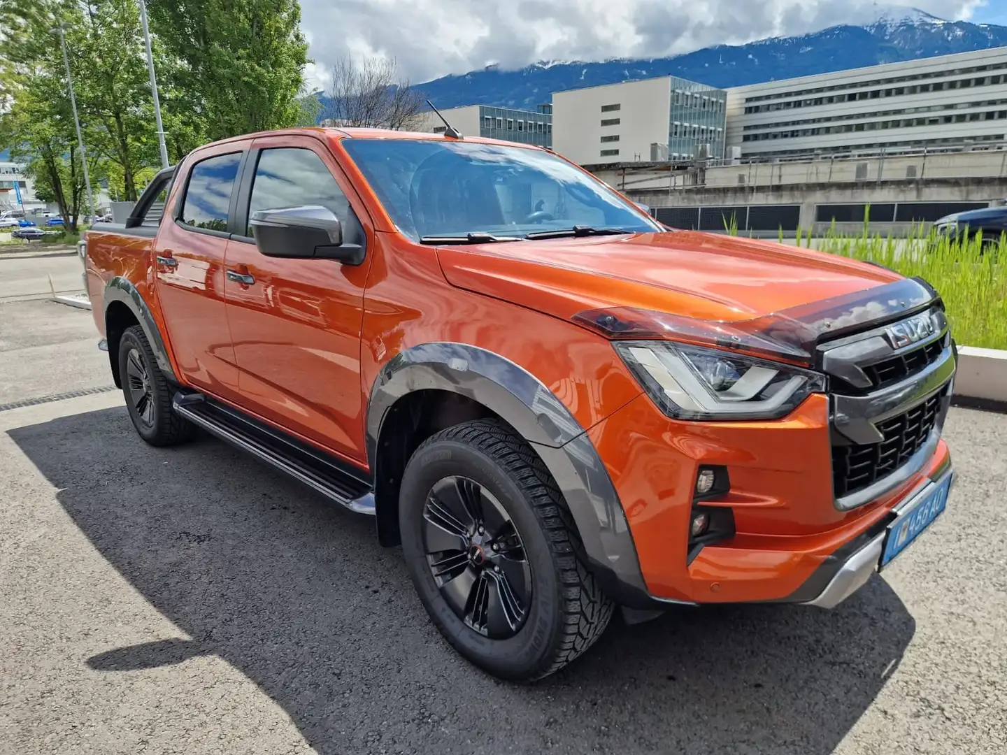 Isuzu D-Max Aut. 4x4 LEDER-NAVI-ROLLO-LED-AHK-Pickerl neu! Orange - 1