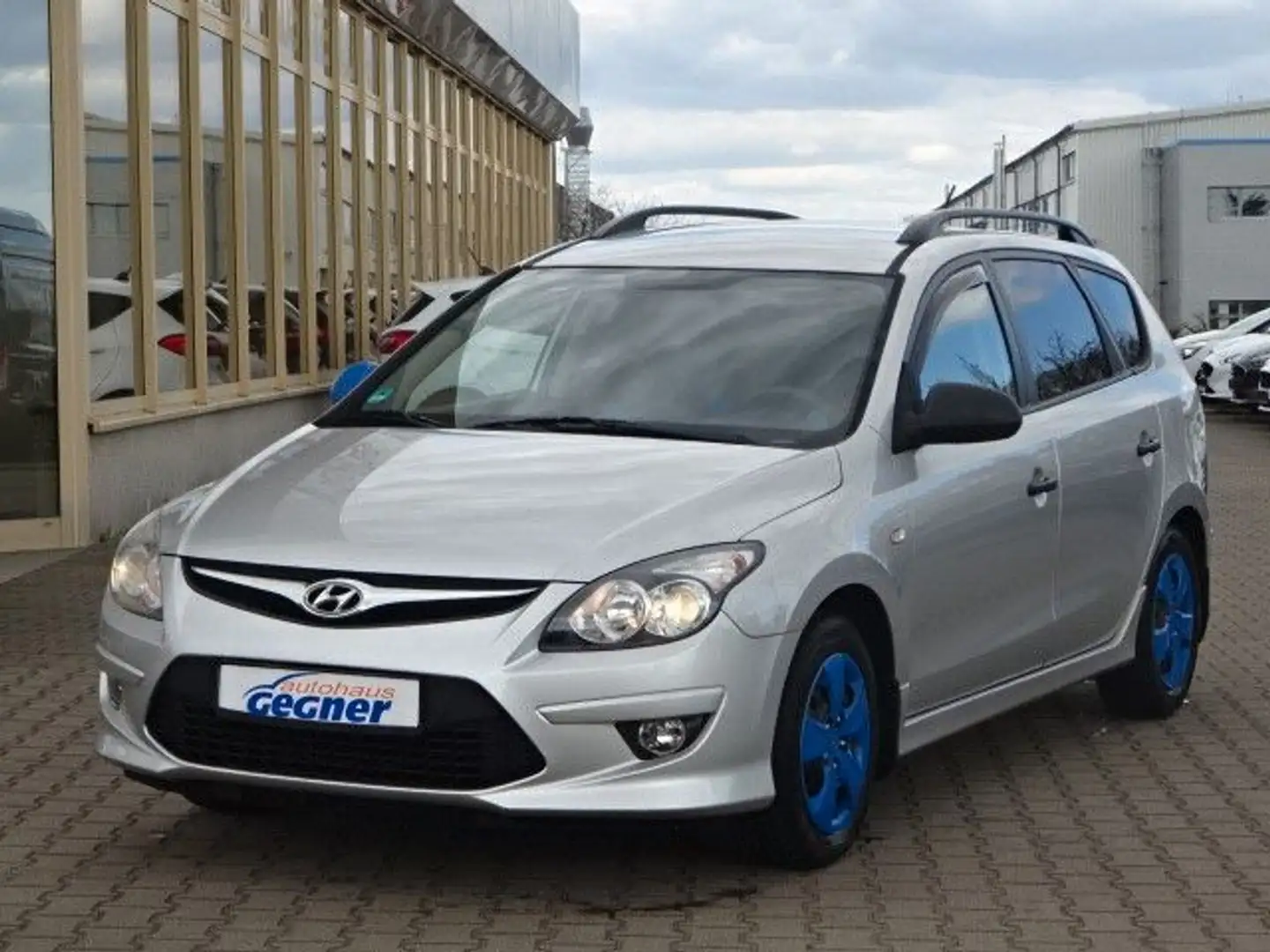 Hyundai i30 CW 1.4 Classic Klima AHK Silber - 2