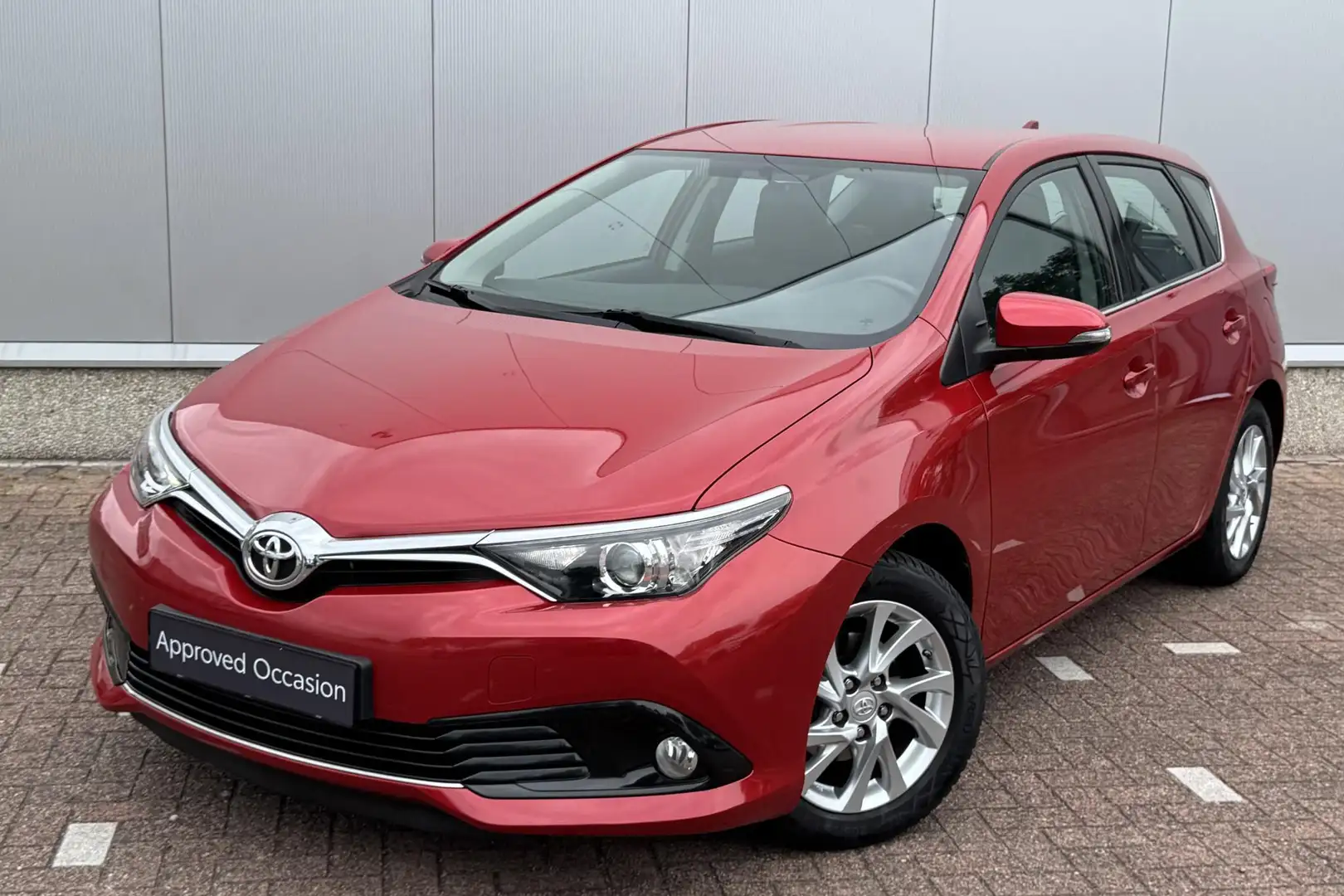 Toyota Auris 1.2 Turbo Aspiration Navigatie, Cruise control, Ac Rood - 2