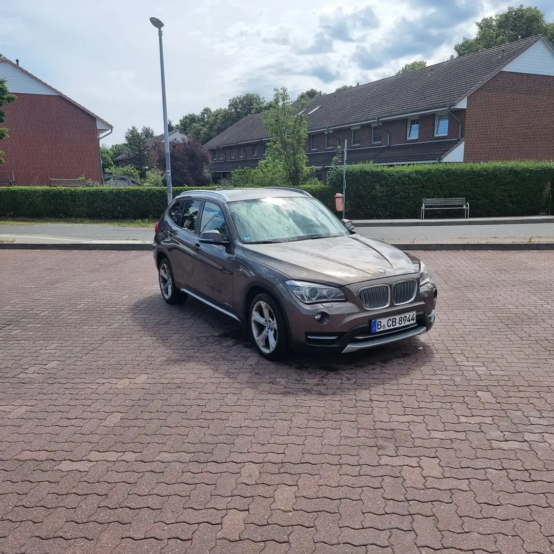 BMW X1 18 d sDrive smeđa - 1