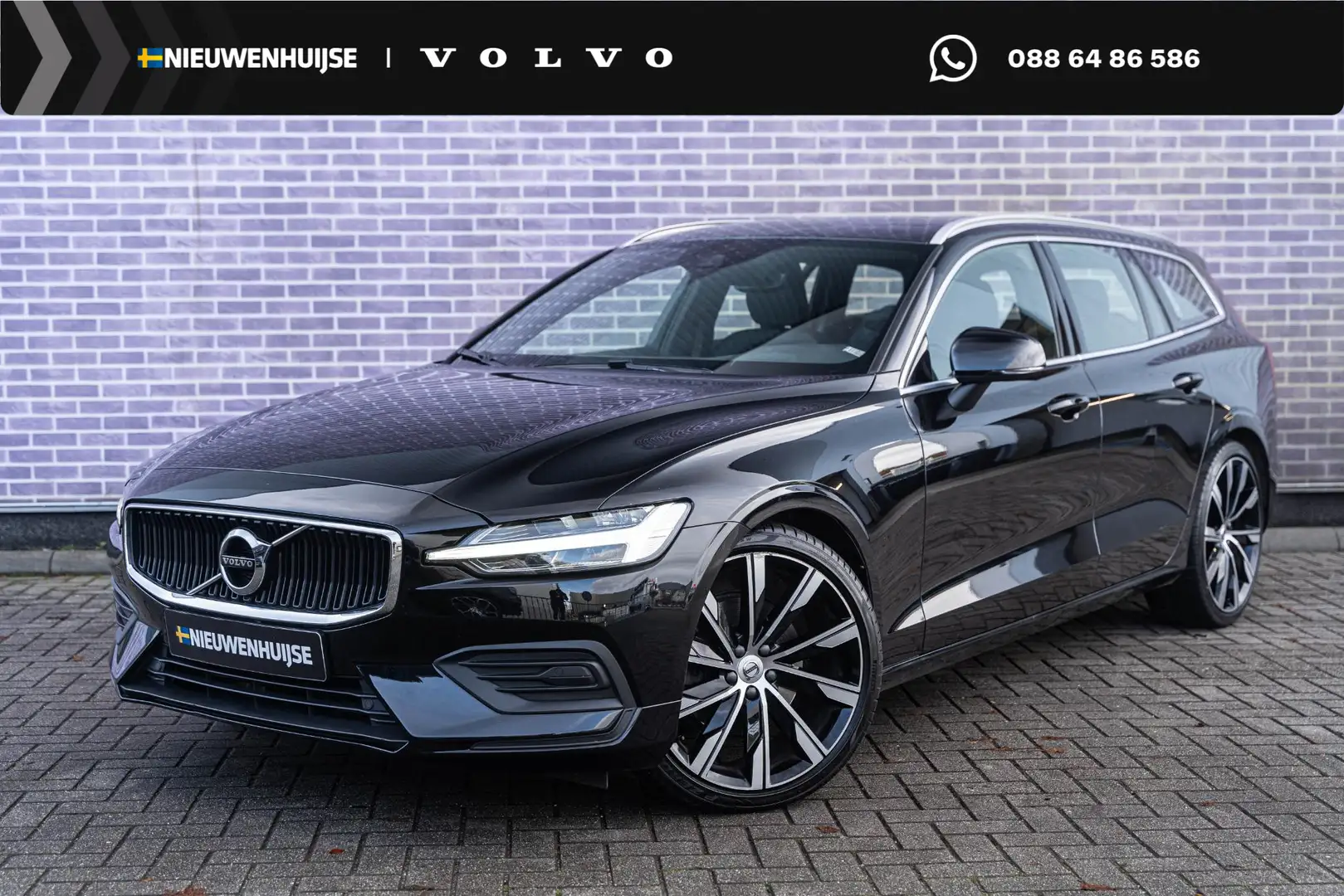 Volvo V60 T4 210pk Automaat Momentum Pro | Navi | Comfortsto Noir - 1