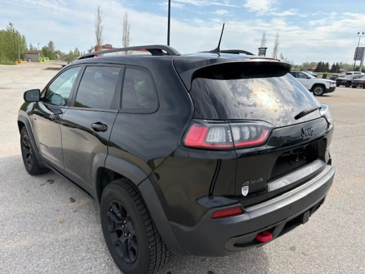 Jeep Cherokee снимка Jeep Cherokee
