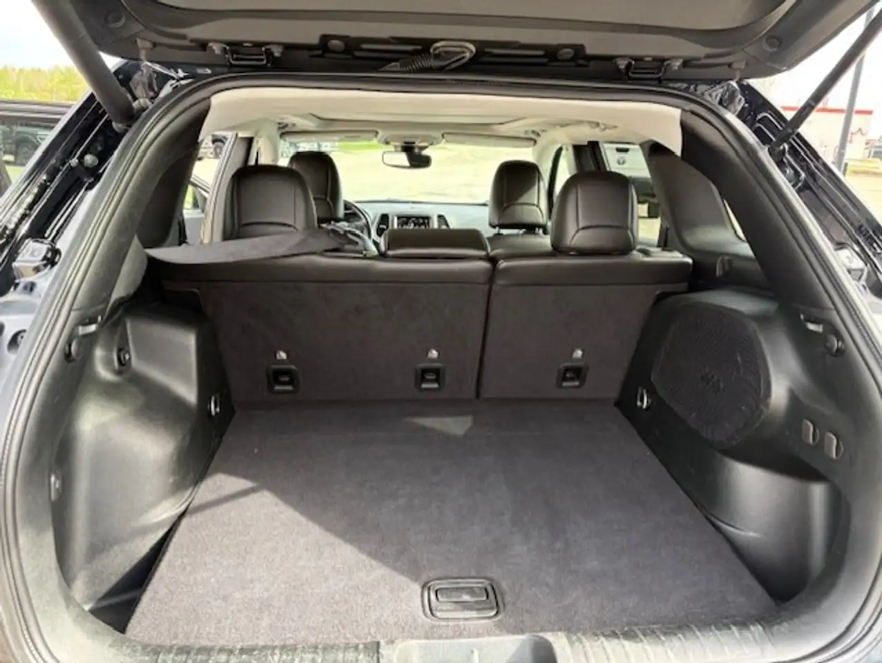 Jeep Cherokee снимка Jeep Cherokee