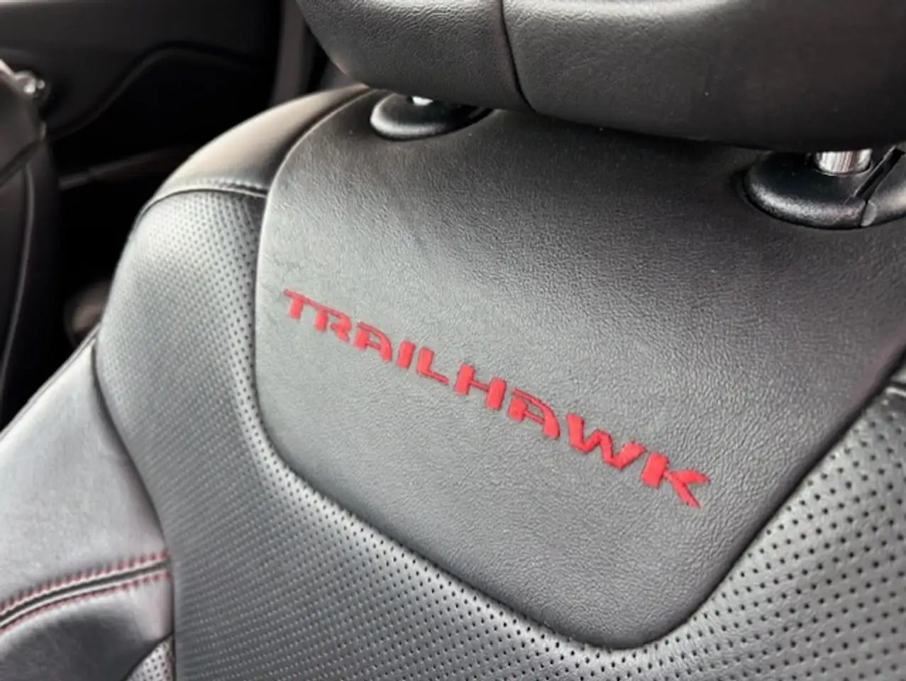 Jeep Cherokee снимка Jeep Cherokee