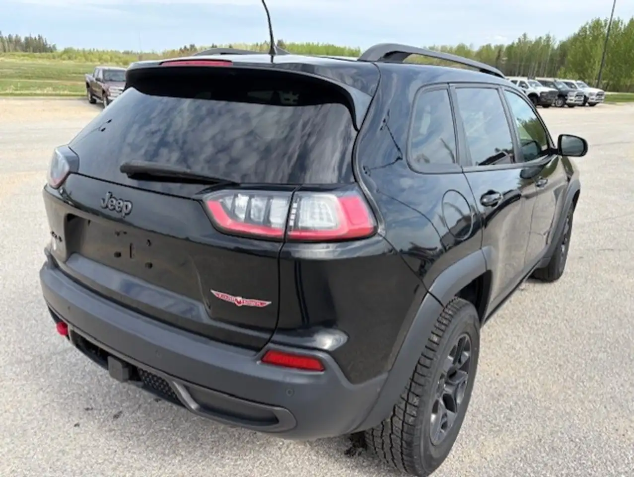 Jeep Cherokee снимка Jeep Cherokee