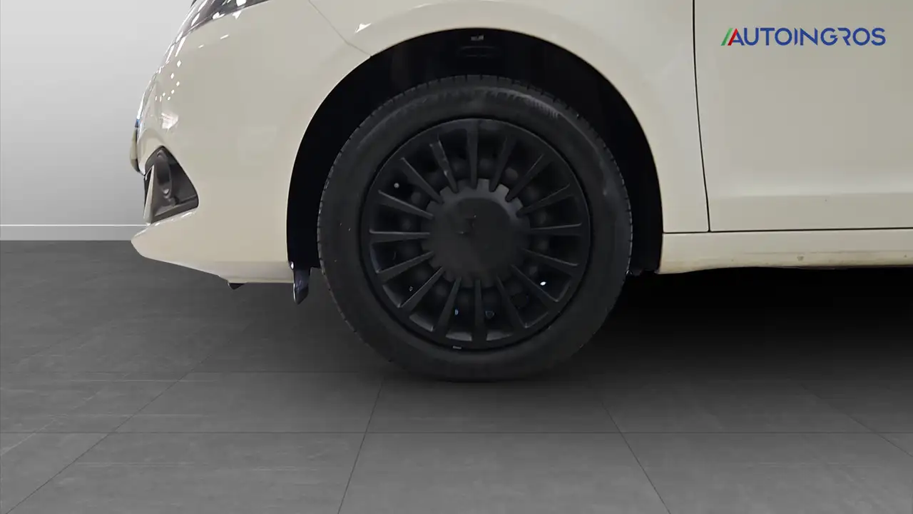 Lancia Ypsilon 2022 — фото 10