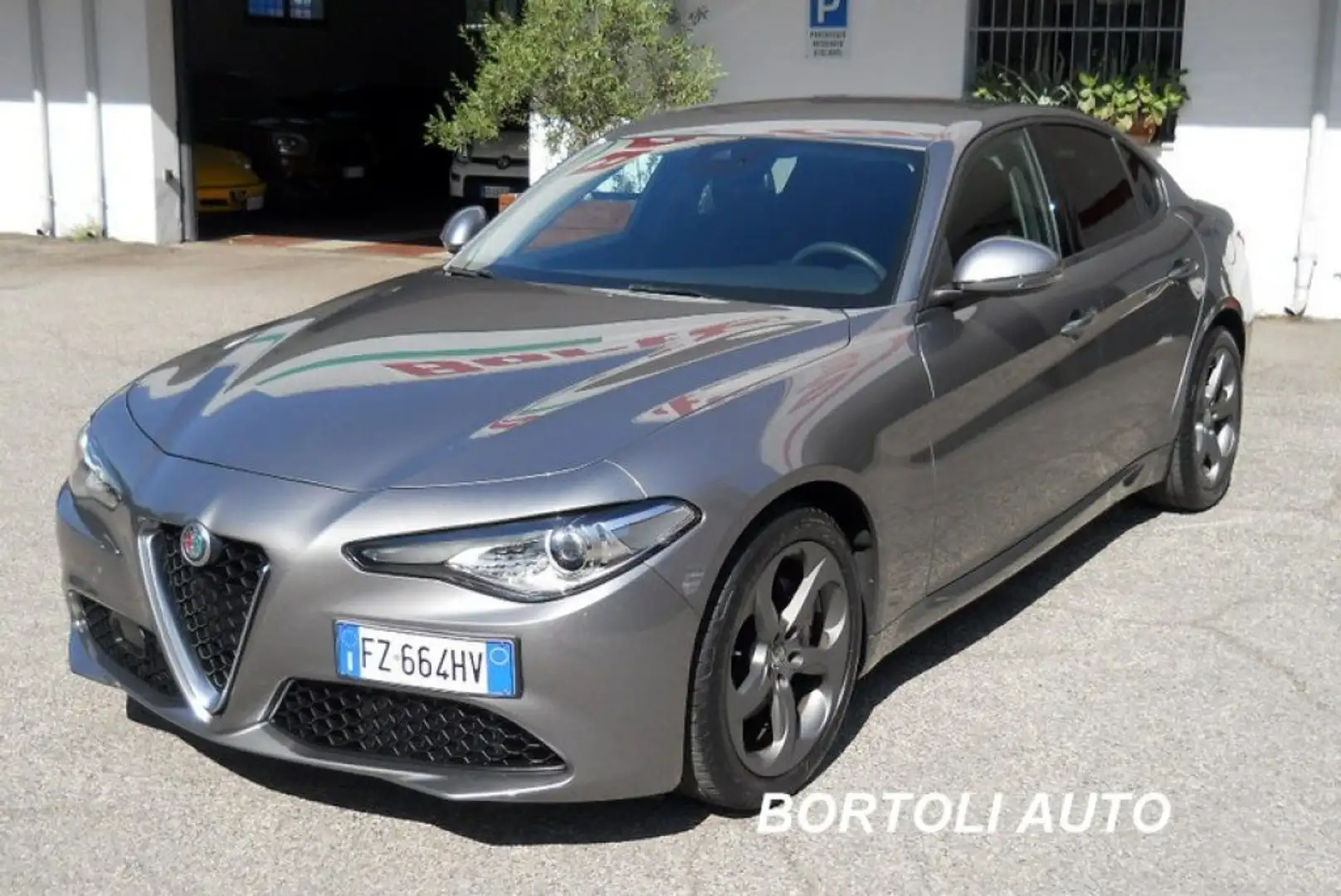 Alfa Romeo Giulia 2.2 TD 160cv 42.000 KM AT8 SPORT-TECH FULL Gris - 1