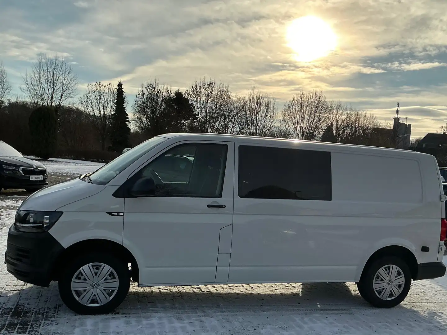 Volkswagen T6 Kombi Kombi lang AHK PDC Flügeltüren Bluetooth Weiß - 2